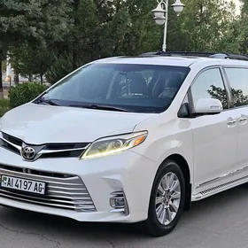 Toyota Sienna 2018