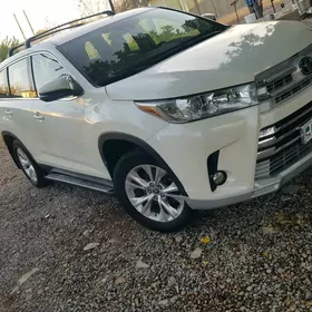 Toyota Highlander 2019