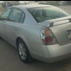 Nissan Maxima 2004