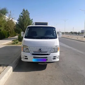 Nissan Urvan 2007