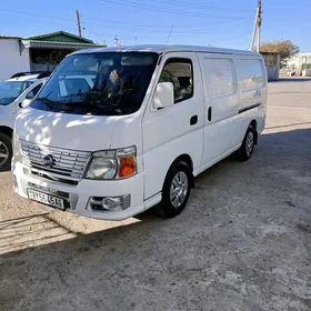 Nissan Urvan 2010