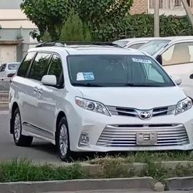 Toyota Sienna 2020