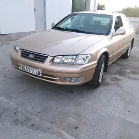 Toyota Camry 2000