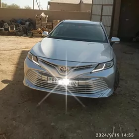 Toyota Camry 2018