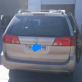 Toyota Sienna 2004