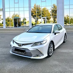 Toyota Camry 2021