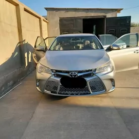 Toyota Camry 2015