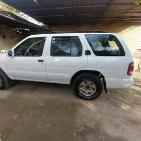 Nissan Pathfinder 1996