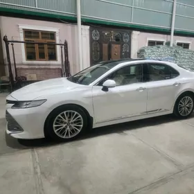 Toyota Camry 2018