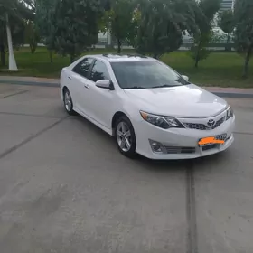 Toyota Camry 2014