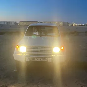 Mitsubishi Pajero 1995