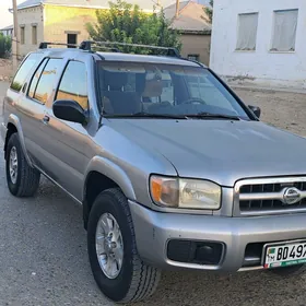 Nissan Pathfinder 2000