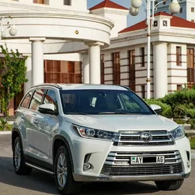 Toyota Highlander 2019