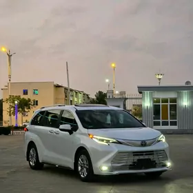 Toyota Sienna 2022