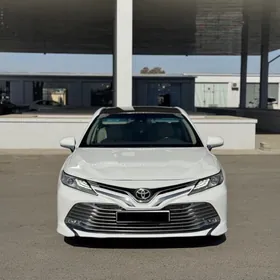 Toyota Camry 2018