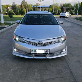 Toyota Camry 2014