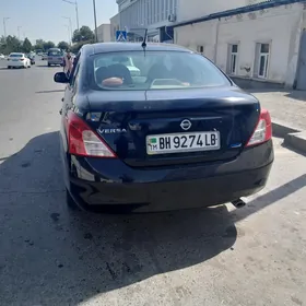 Nissan Versa 2012