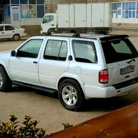 Nissan Pathfinder 2000