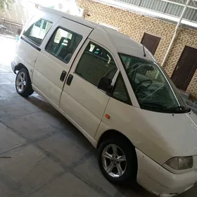 Toyota Previa 1999