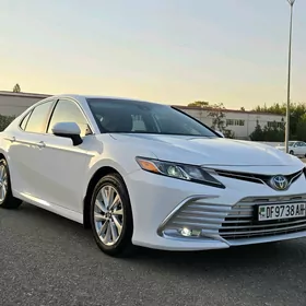 Toyota Camry 2021