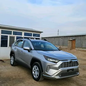 Toyota RAV4 2021