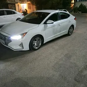 Hyundai Elantra 2019