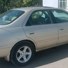 Toyota Camry 2001