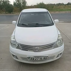 Nissan Versa 2010