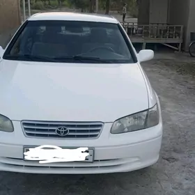 Toyota Camry 2000