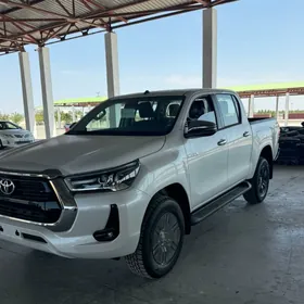 Toyota Hilux 2024