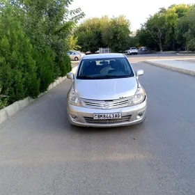 Nissan Versa 2010