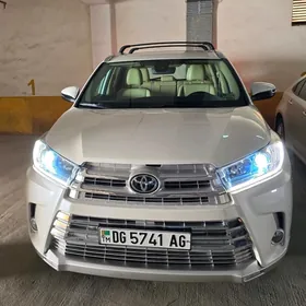 Toyota Highlander 2019