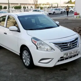 Nissan Versa 2017