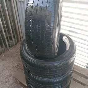 Yokohama 215/55R17 800 m