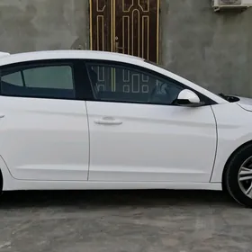 Hyundai Elantra 2020