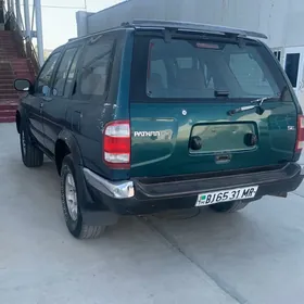 Nissan Pathfinder 1997