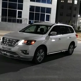 Nissan Pathfinder 2018