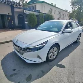 Hyundai Elantra 2021