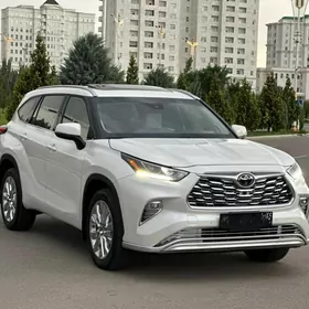 Toyota Highlander 2021