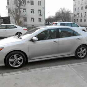 Toyota Camry 2014