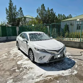 Toyota Camry 2018