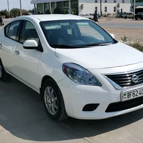 Nissan Versa 2013