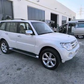 Mitsubishi Pajero 2013