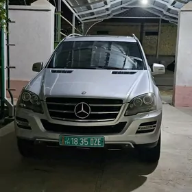 Mercedes-Benz ML350 2011