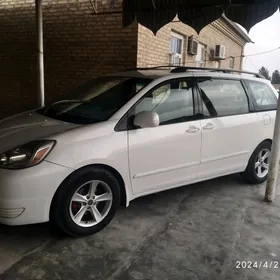 Toyota Sienna 2005