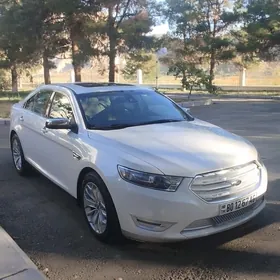 Ford Taurus 2016