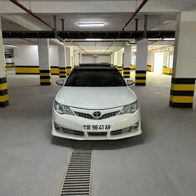 Toyota Camry 2014