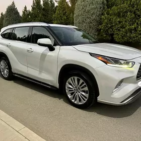 Toyota Highlander 2022