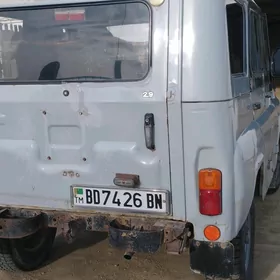 UAZ 469 2005