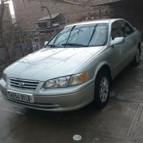 Toyota Camry 2001